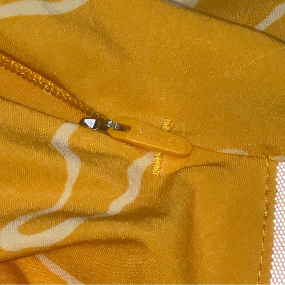 Athleta Mesh Racer Run Short 4" - Picture 8 of 11